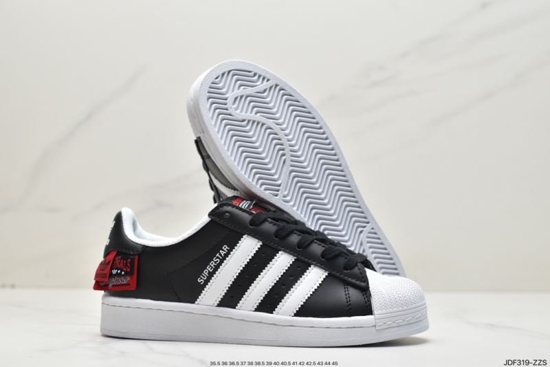 Adidas Sneakers